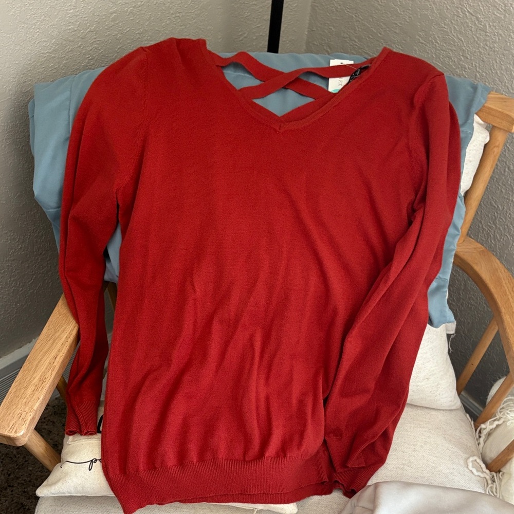 Chic V-Neck Sweater in Red